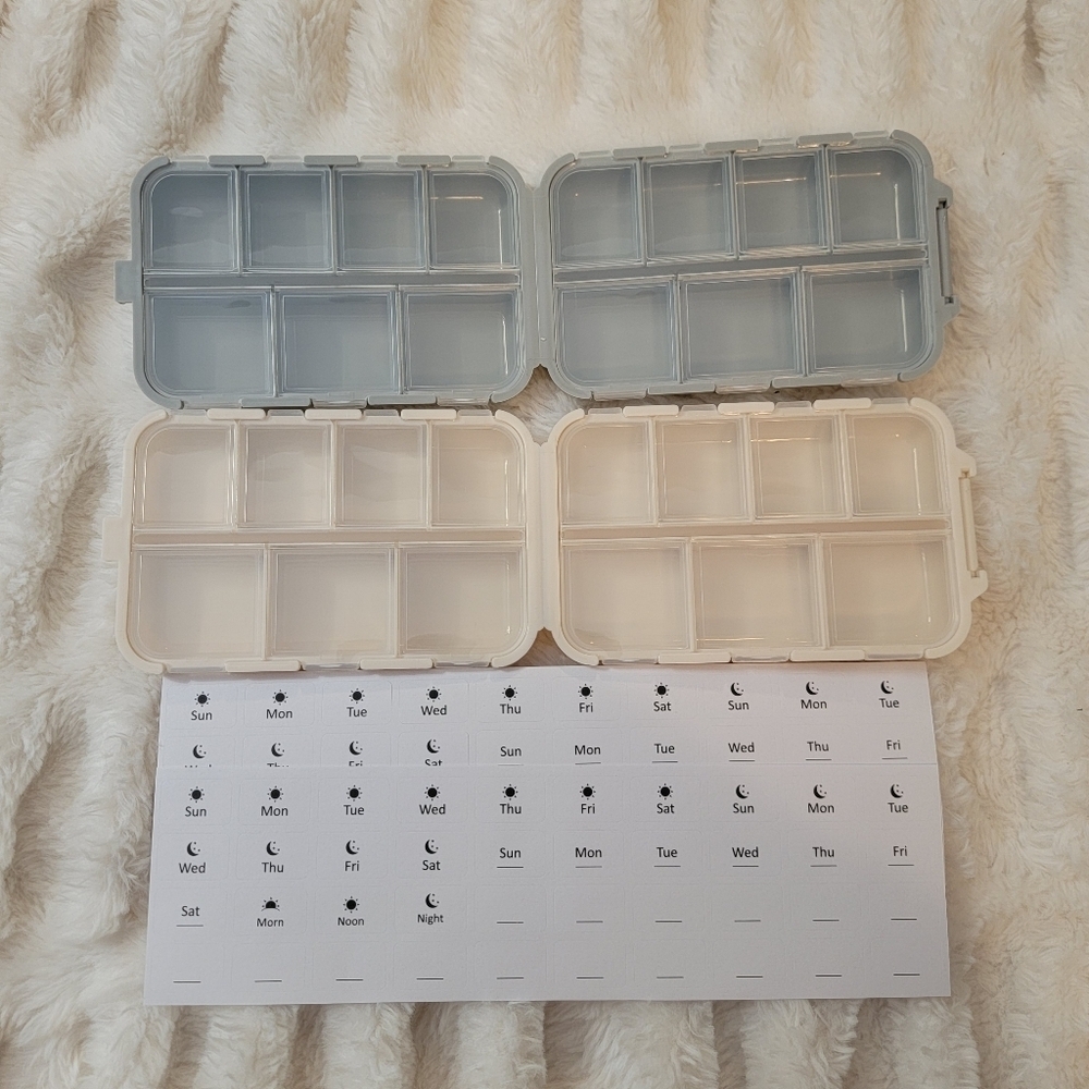 Weekly Pill Organizer with Grey and Cream Compartments NWOT